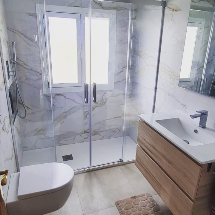 FOYDECOR presupuesto para reformas integrales de baños modernos en Madrid